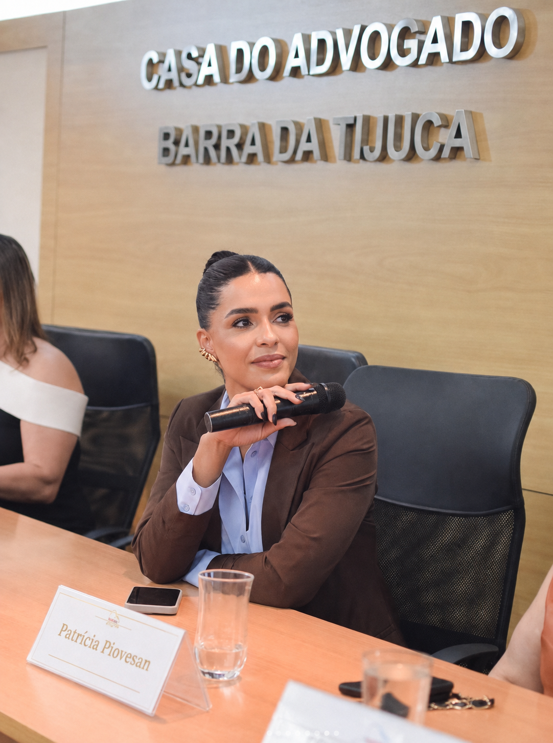 Patrícia Piovesan participando de reunião institucional na Casa do Advogado — Barra da Tijuca